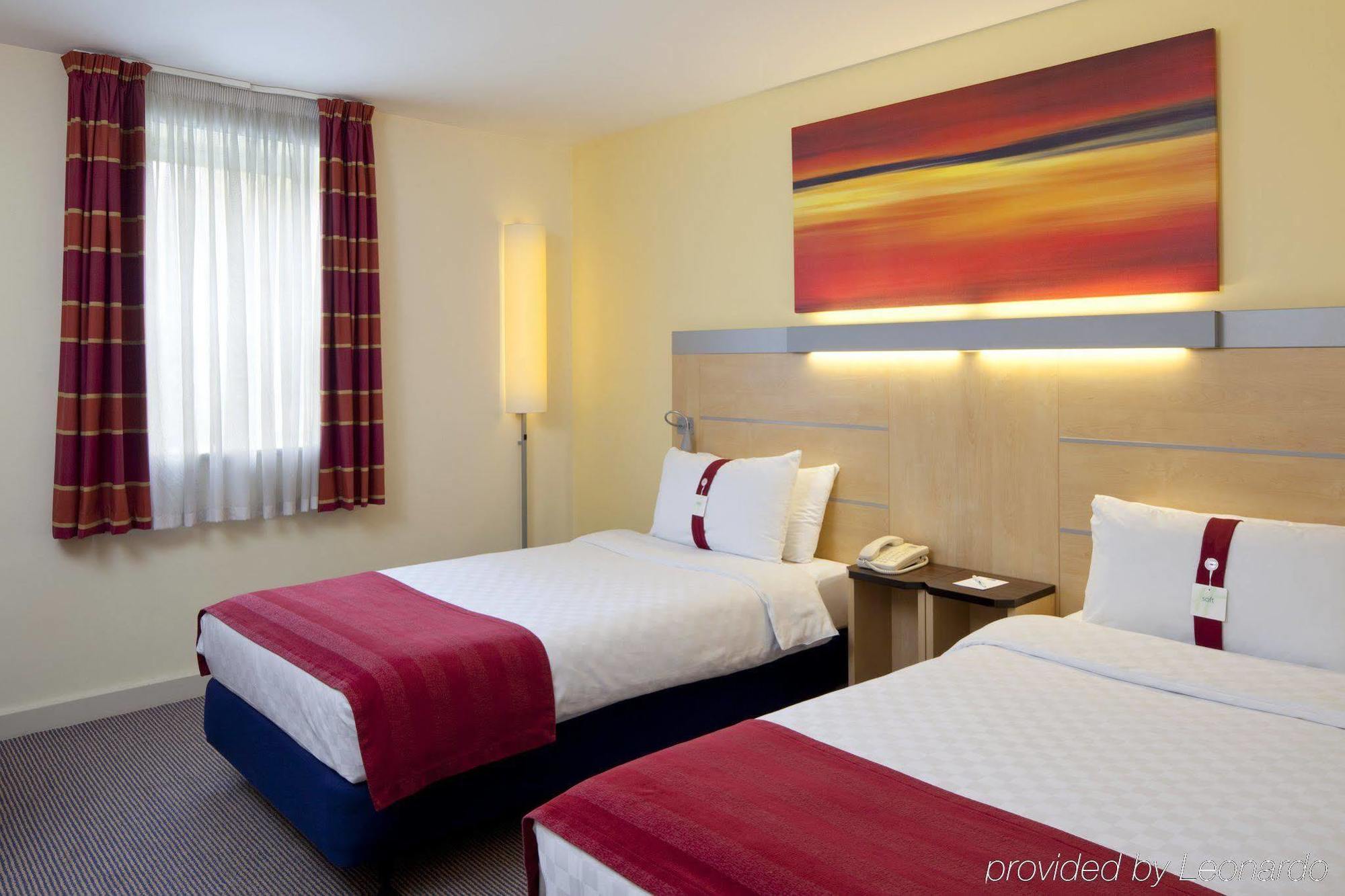 Holiday Inn Express London Stansted Airport, An Ihg Hotel Stansted Mountfitchet Zimmer foto